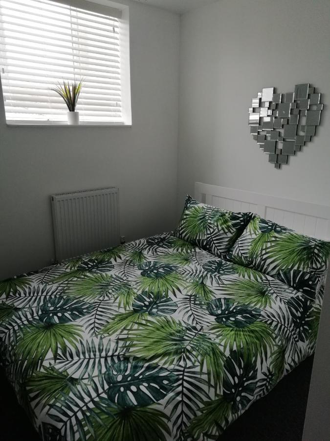 The Antelope Hotel Merthyr Tydfil Extérieur photo
