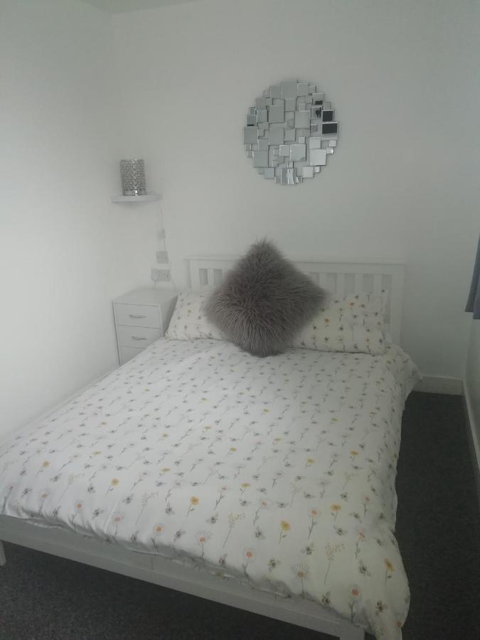 The Antelope Hotel Merthyr Tydfil Extérieur photo