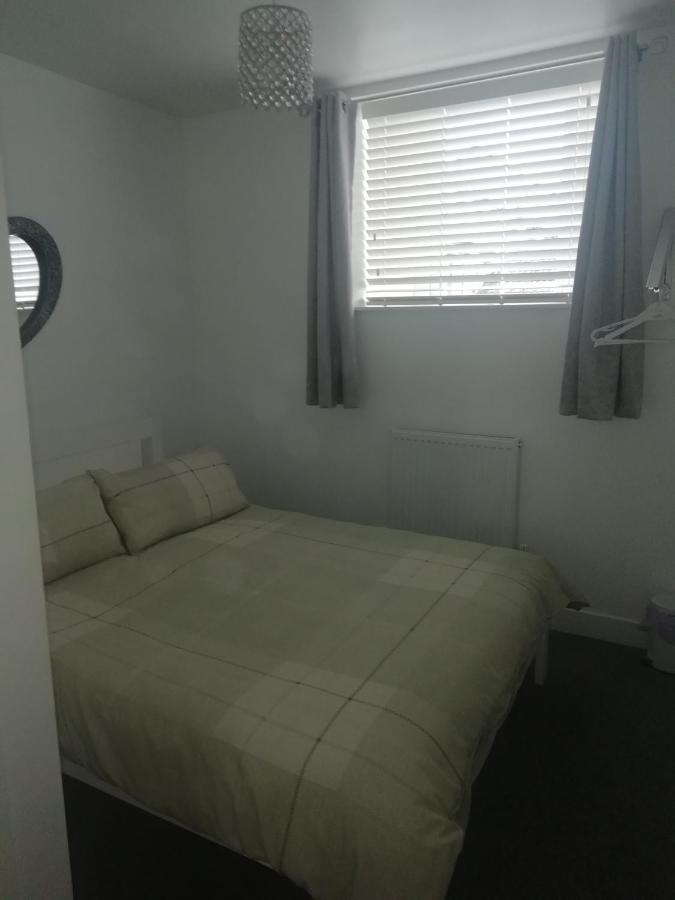 The Antelope Hotel Merthyr Tydfil Extérieur photo